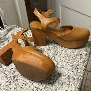 Charlotte Stone - size 7. Worn once. Too small but gorgeous